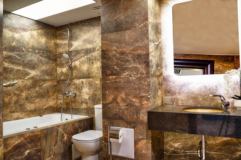 Bathroom 4, Boutique Hotel & Spa Tsarevets, Veliko Tarnovo