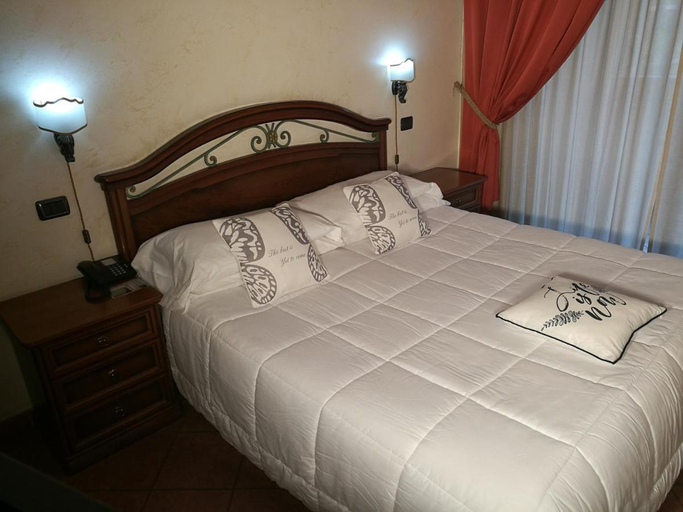 Bedroom 2, Euro House Inn Airport, Roma