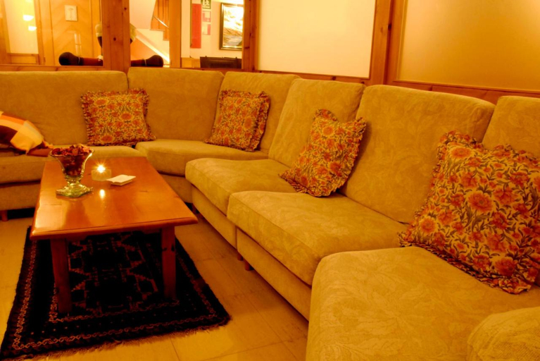 Others 5, Petit Hotel, Pyrénées-Orientales