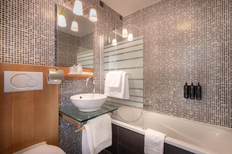 Bathroom 4, Hotel Perrin - Formerly Hotel Carlton, Luxembourg