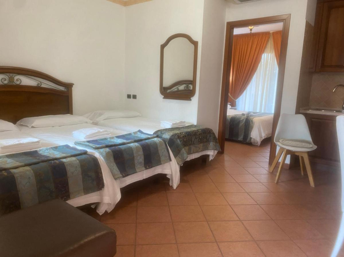 Bedroom 2, Euro House Inn Airport, Rome