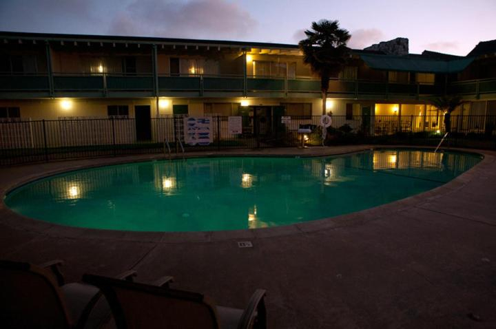 Sport & Beauty 4, Coral Reef Inn & Condo Suites, Alameda