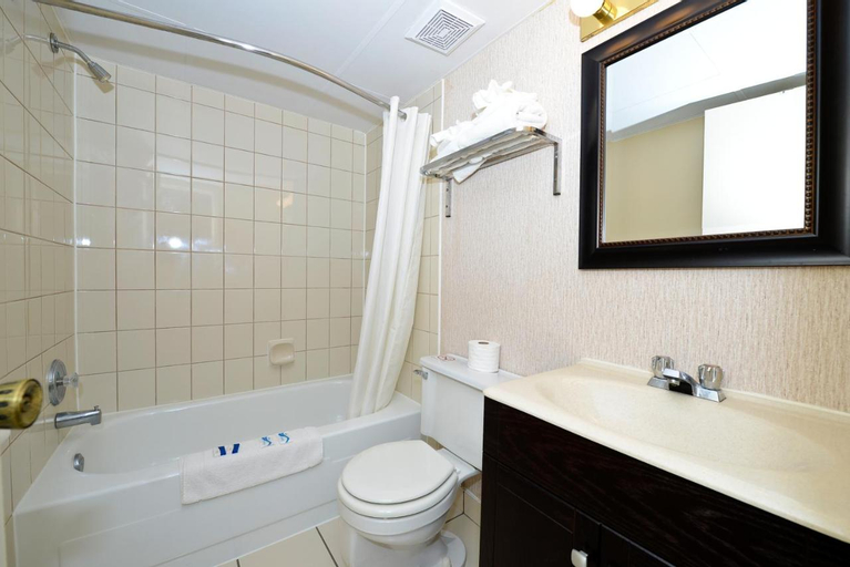 Bedroom 4, Canadas Best Value Inn St. Catharines, Niagara