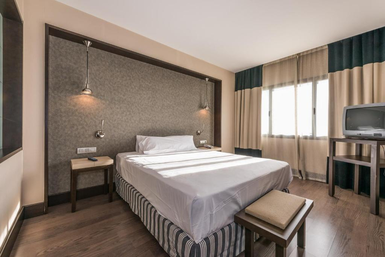 Bedroom 2, Hotel Mercader, Madrid