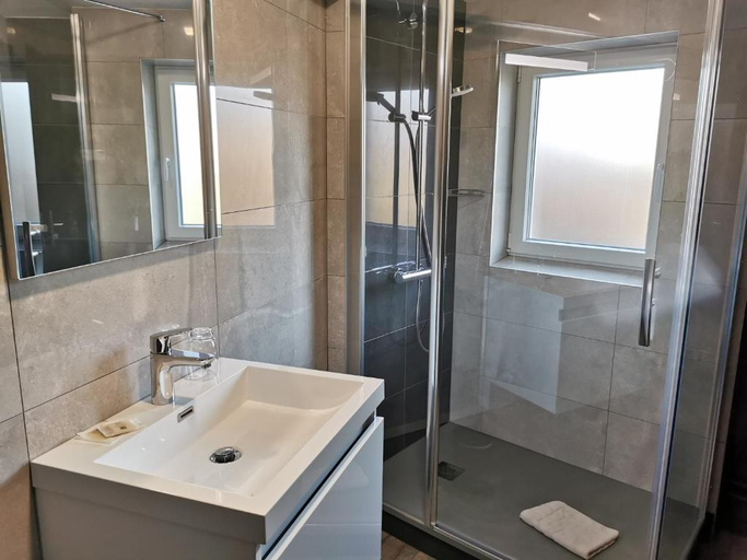 Bathroom 3, Maison de Laveline, Vosges