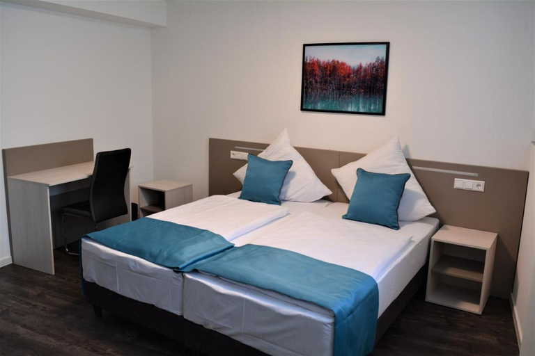 Bedroom 4, Hotel BaWü, Stuttgart