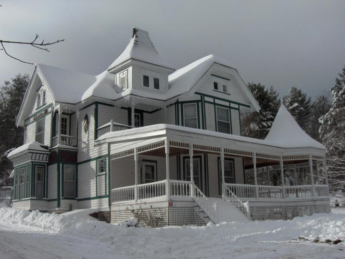 Exterior & Views 1, Antique Rose Inn Windham, Greene