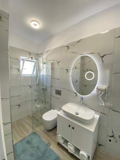Bathroom 3, Hotel Erioni, Sarandës