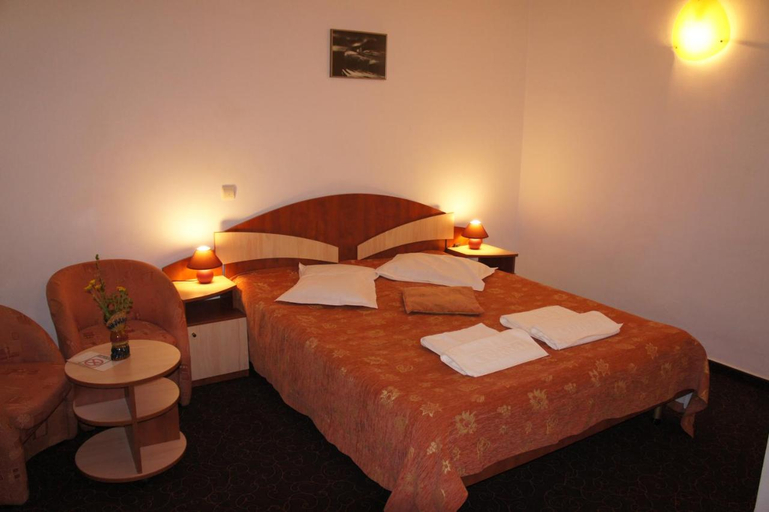 Bedroom 5, Hotel Corsa Managalia, Mangalia