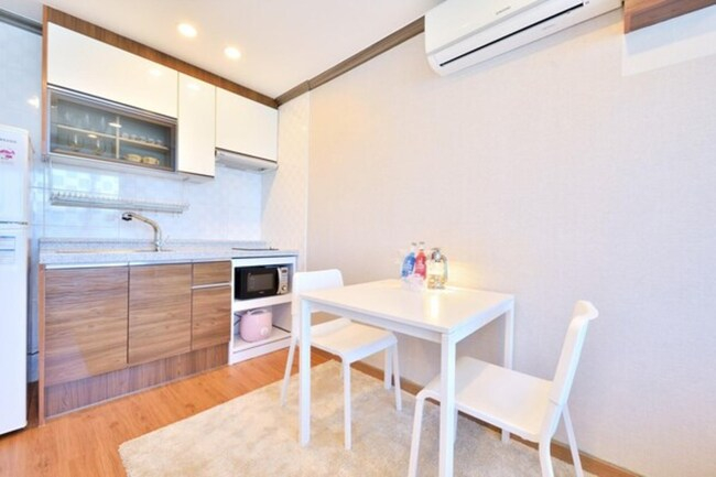 Others 3, O2 House Pension, Goseong