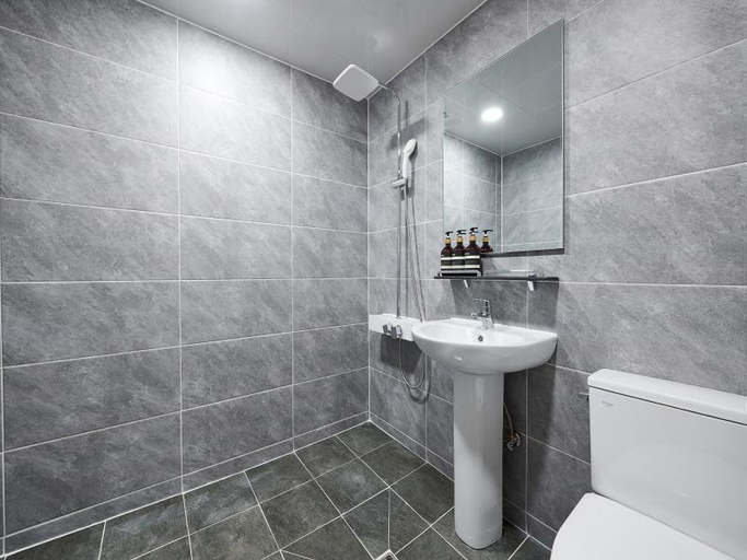 Bathroom 3, Sokcho Goodmorning Hotel and Resort, Sokcho