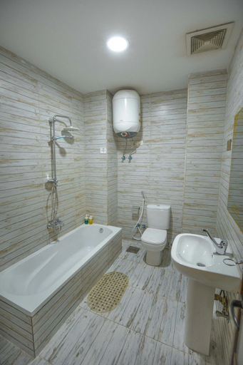 Bathroom, Capital Hotel, Qasr an-Nil