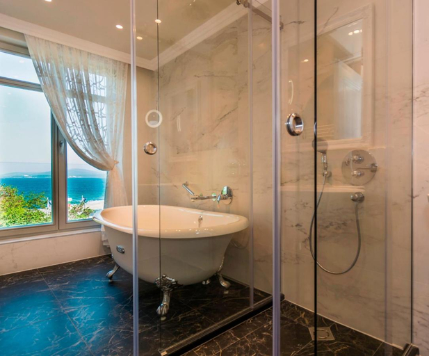 Bathroom 3, Hotel Residence Promenade, Burgas