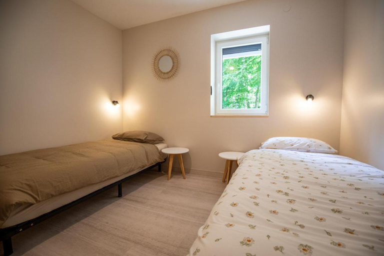 Bedroom 5, Gîte La Résilience, sur la piste de ski d'Autrans, Isère