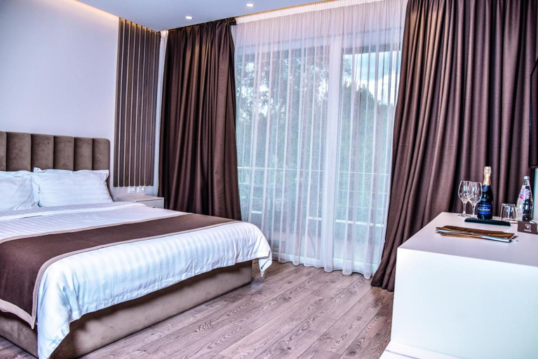 Bedroom 4, VH Broad Way Tirana Center Hotel, Tirana
