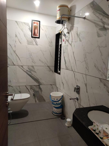Bathroom, Visawa palace, Nanded