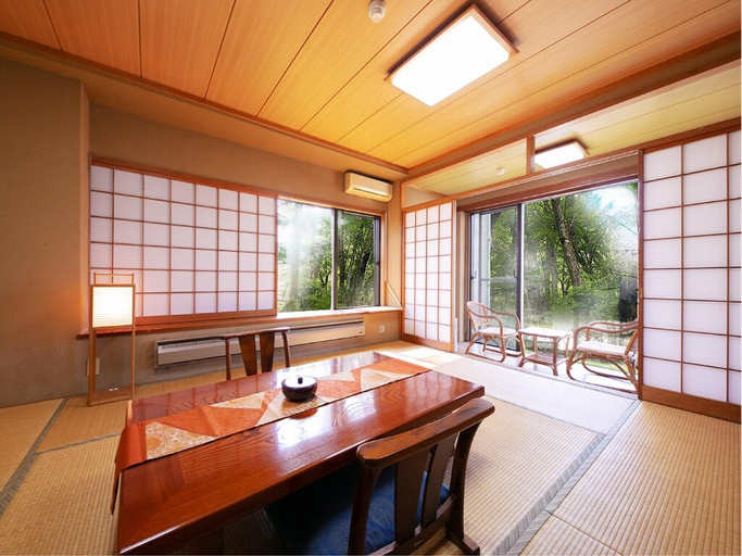 Others 4, The Hotel Fujiyama, Yamanakako