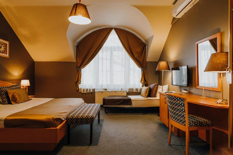 Bedroom 5, HOTEL KORONA SZEGED, Szeged