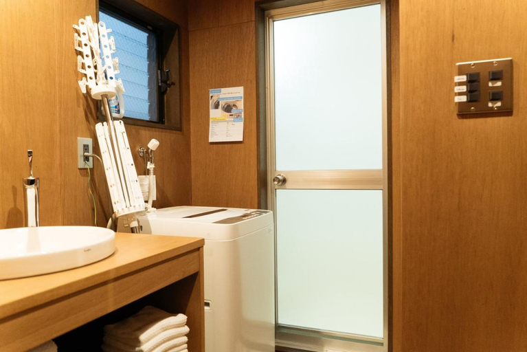Bathroom 2, Ekichika 旅音, Kanazawa