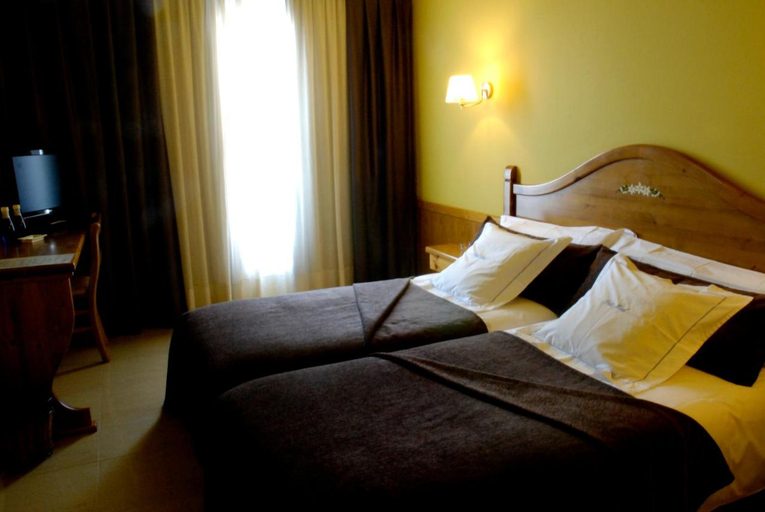 Bedroom 3, Petit Hotel, Pyrénées-Orientales