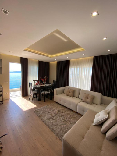 Others 4, Hotel Erioni, Sarandës
