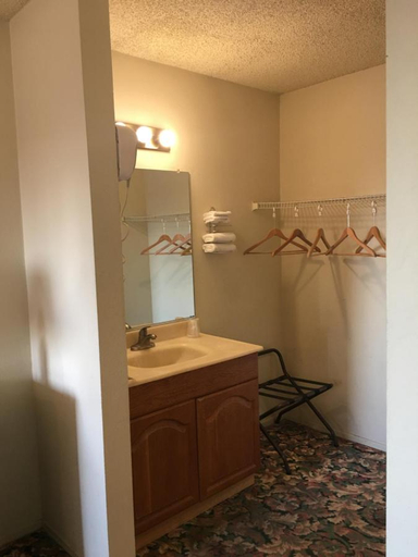 Bathroom 3, Grand Inn財神客棧, Los Angeles