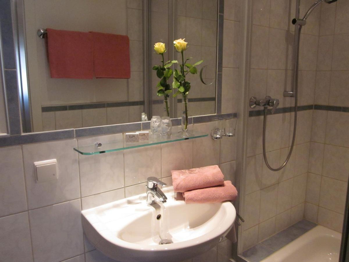 Bathroom 4, Hotel Anlage Heidelberg, Heidelberg
