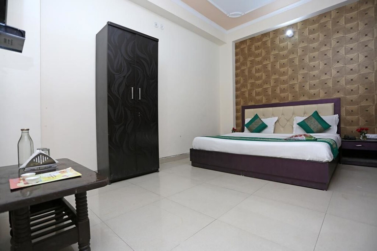 Bedroom 5, Hotel Avalon Palace, Delhi