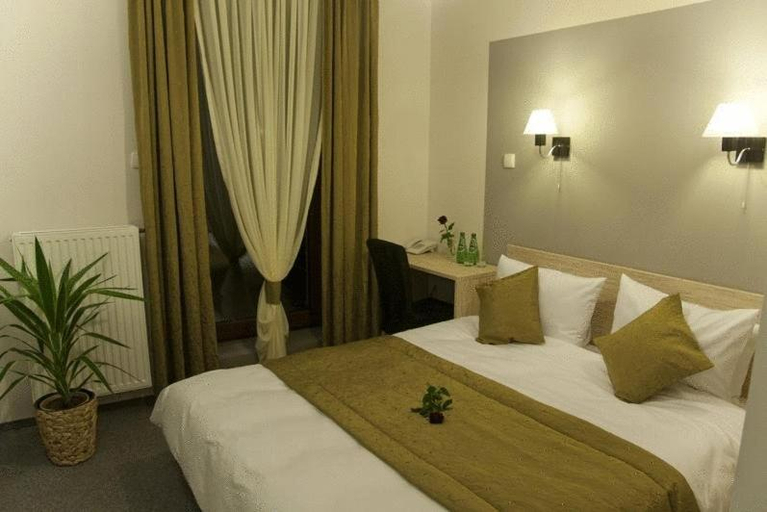 Bedroom 1, Hotel Vis A Vis, Oleśnica
