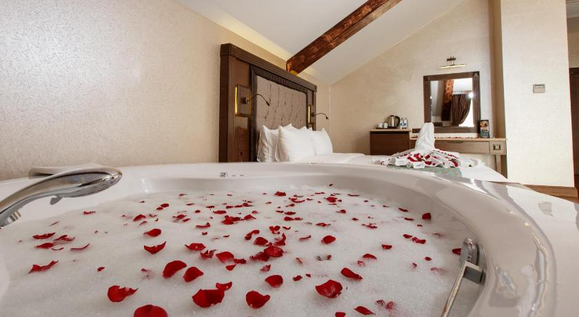 Bathroom 4, Sera Lake Resort Hotel, Merkez