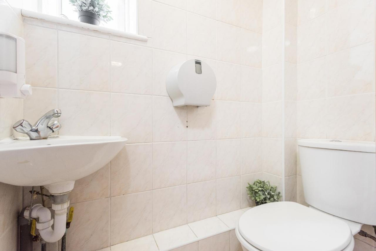 Bathroom 3, Hotel Strand Continental - Hostel, London