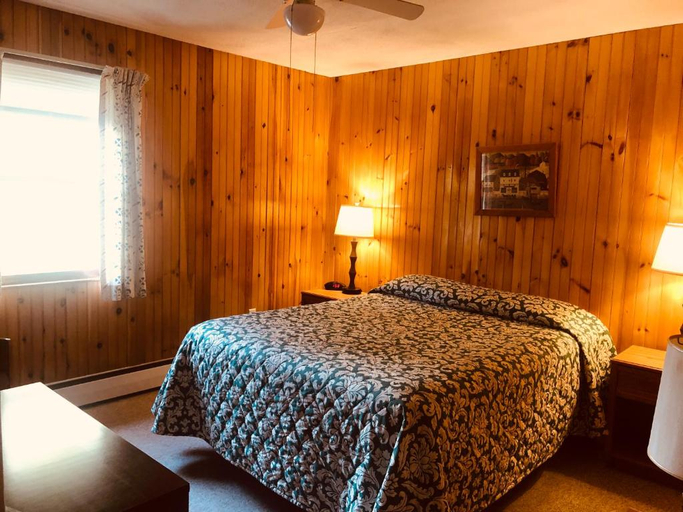 Bedroom 5, Gray Ghost Inn, Windham