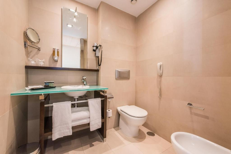 Bathroom 4, Hotel Mercader, Madrid