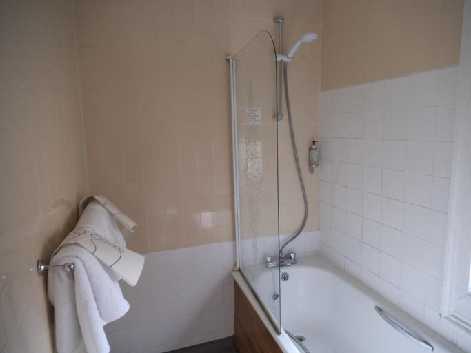 Bathroom 3, Parade Park Hotel , Bath and North East Somerset