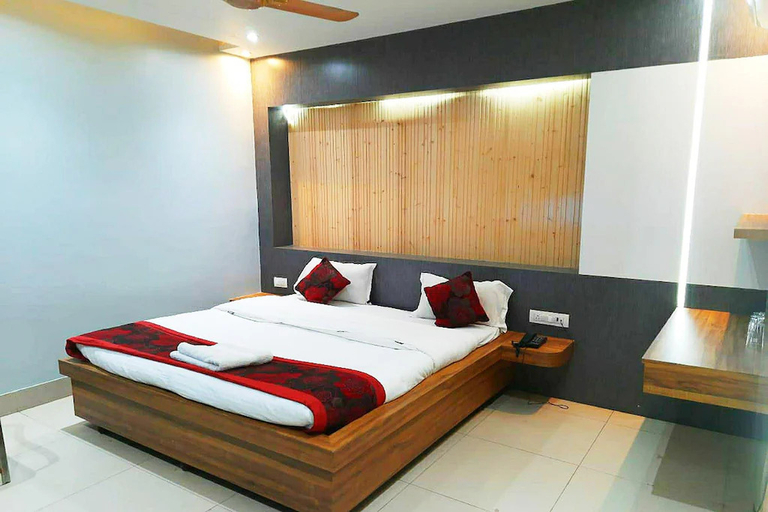 Bedroom 5, Hotel Jay Deluxe, Rohtas