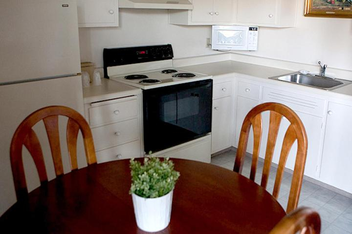 Others 5, Coral Reef Inn & Condo Suites, Alameda