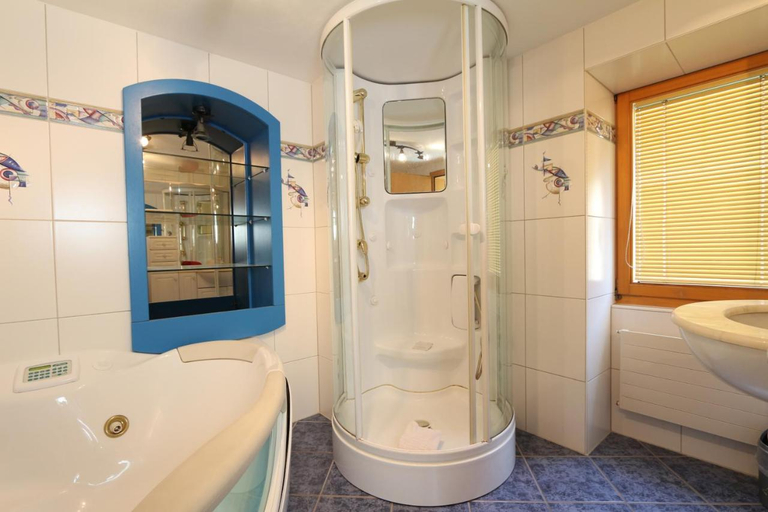 Bathroom 3, Hotel Edelbock, Visp
