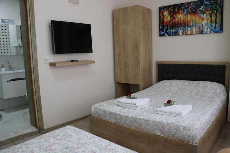 Bedroom 3, Golden Apple Hotel, Eğirdir