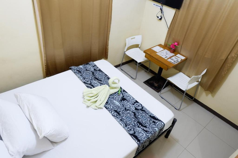 Bedroom 4, Alpina Monte Carlo Travellers Inn, Tagaytay City