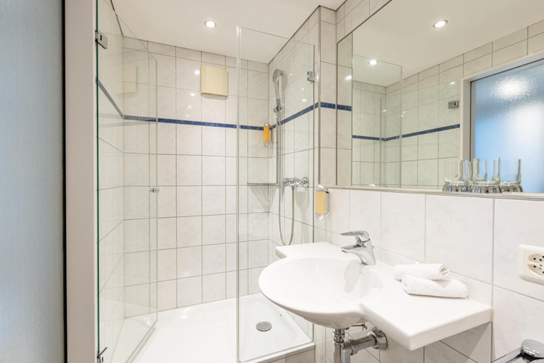 Bathroom, Hotel Flamatt, Sense