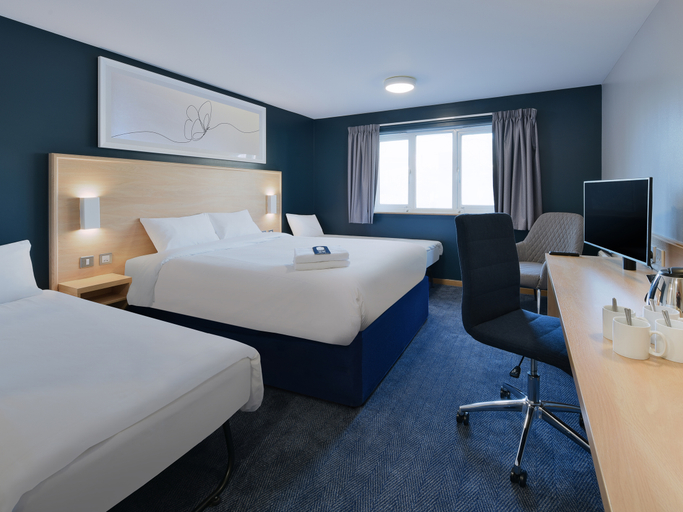 Bedroom 3, Travelodge London Balham, London