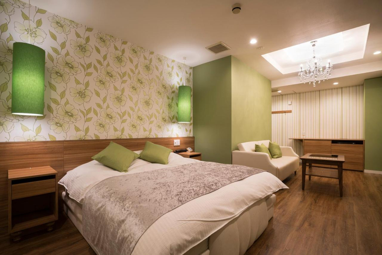 Bedroom 4, Xenia Amagasaki, Amagasaki