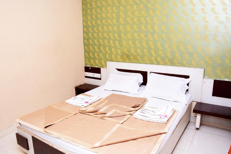 Bedroom 3, Hotel Sai Varsha, Ahmadnagar