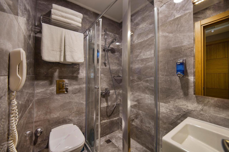 Bathroom 4, The Meretto Hotel Laleli, Beyoğlu