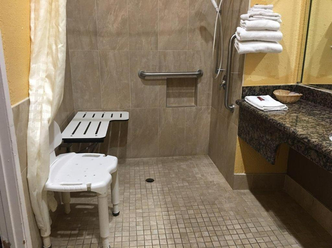 Bathroom 3, Diamond Inn Forrest City I-40, Saint Francis