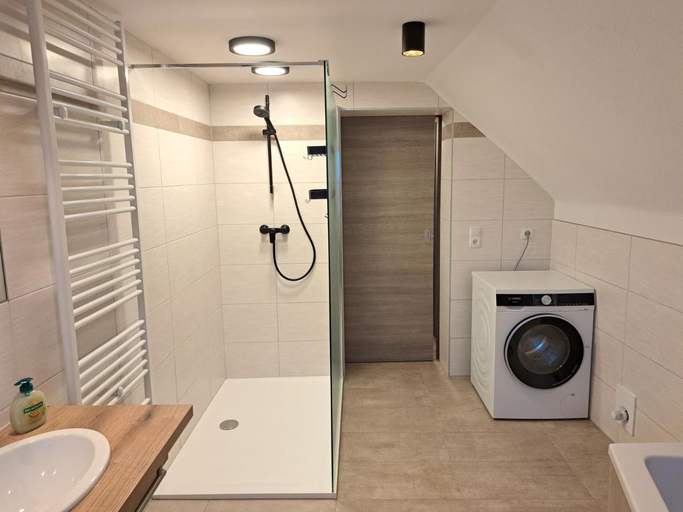 Bathroom, Knappenwirt, Tamsweg
