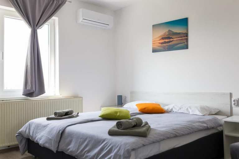 Bedroom 5, La Casa, Niš