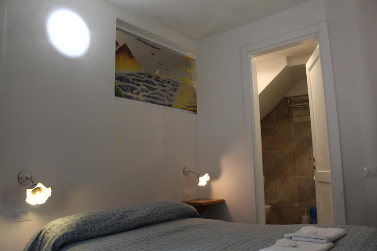 Bedroom 3, Rina Rooms, La Spezia