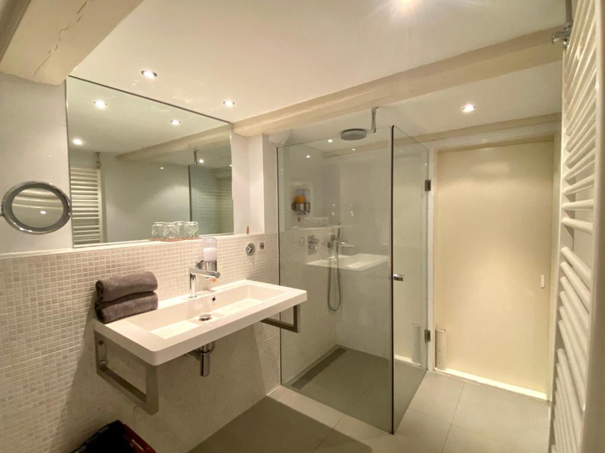 Bathroom 4, Barangay B&B, Amsterdam