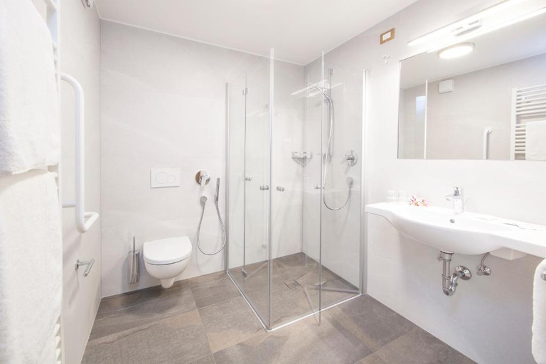 Bathroom 3, Hotel Garni Morene, Bolzano